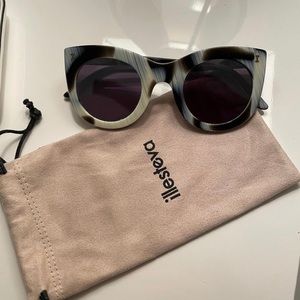 ILLESTEVA sunglasses
